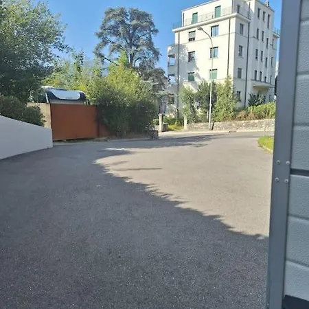 Centre De Avec Parking * シオン