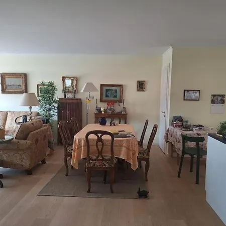 Centre De Avec Parking 公寓